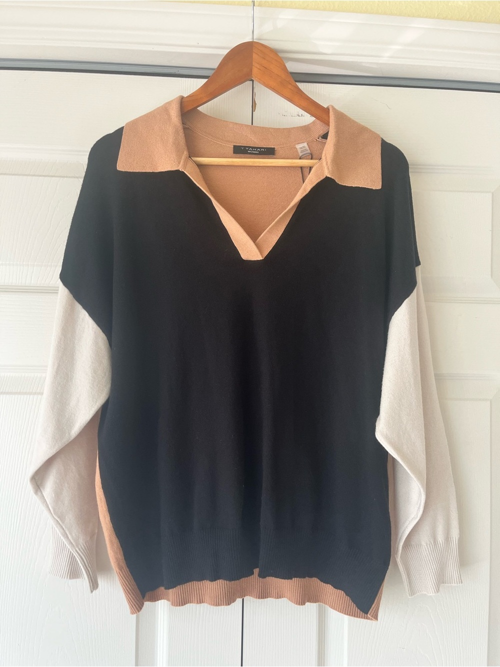 T Tahari Black Colorblock V-Neck Polo Sweater with Cream & Tan Accents NWT 1X